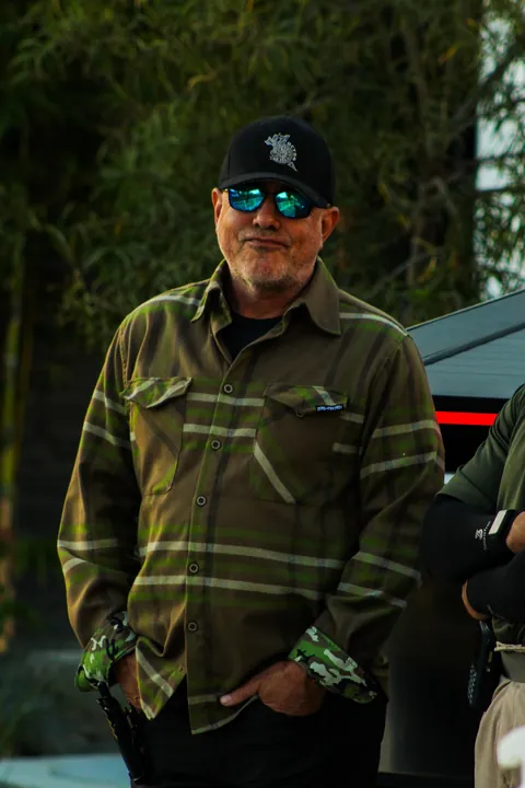 The Tesla Diner in Hollywood threw a Halloween party tonight… so the protesters outside did too [OC]