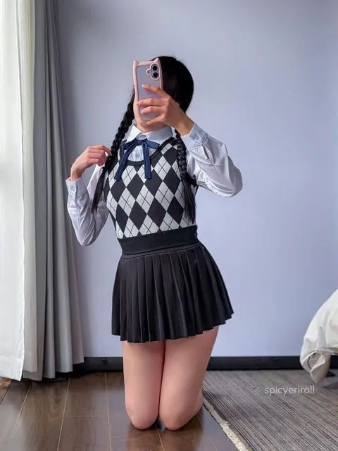Nerdy Japanese girl begging for her holes to be filled💕
