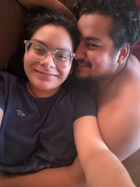 Mf  mid 20s high desert couple up in apple valley looking for the 21st or 22 for a bukkake/blowbang couples or singles welcome must be clean tested