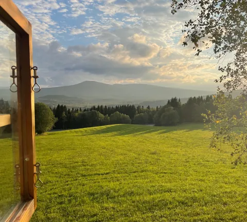 Welcome to my cozy cabin (repost w/o leg-pic)