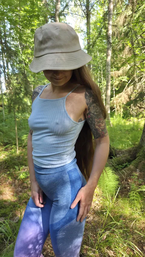 Full summer without a bra