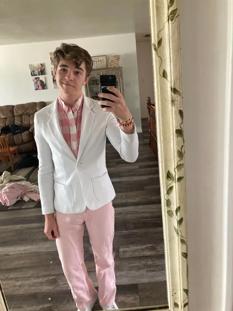 18M, My ex and I just broke up. Hit me