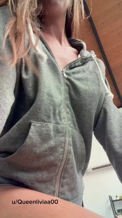 Why do i look so flat when I’m dressed
