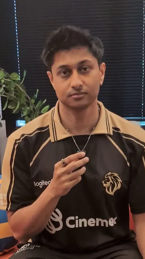 Lolesports social media team trolling Dhokla with some insane questions