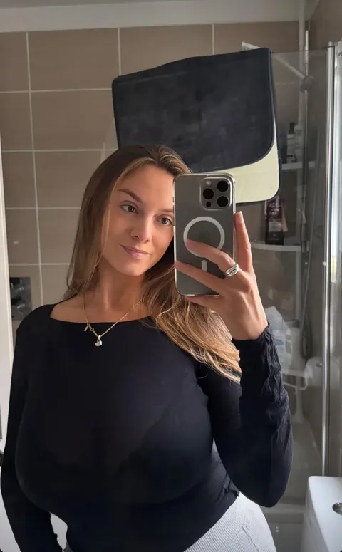 Love at first swipe. She's just wow