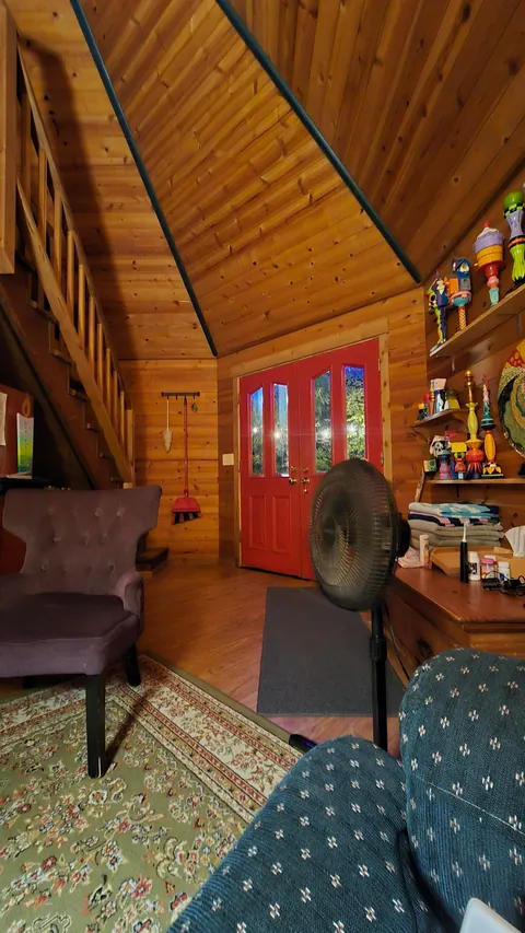 Stayed in a very cozy cabin, even when the power went out.