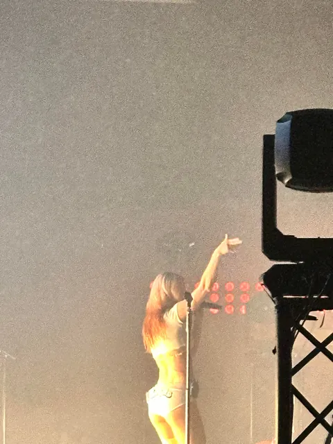 Rhian Teasdale (Wet Leg)