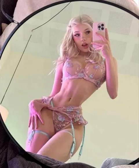 Pick a number between 1-200 and I’ll pick a new wallpaper for u 😘