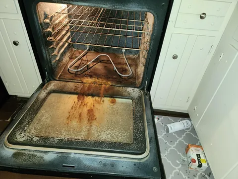 Before-and-after of my disgusting oven