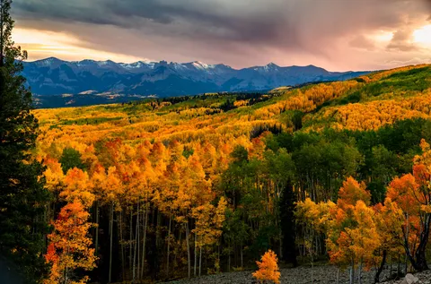 Near Crested Butte Colorado USA [OC] [2048x1354]