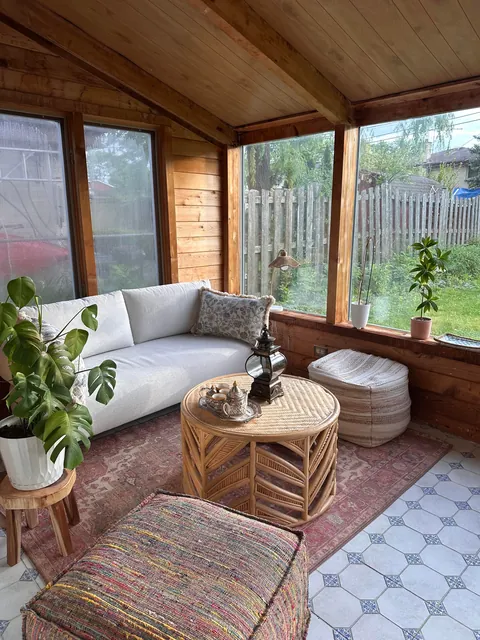 finally get to enjoy my sunroom 🍃