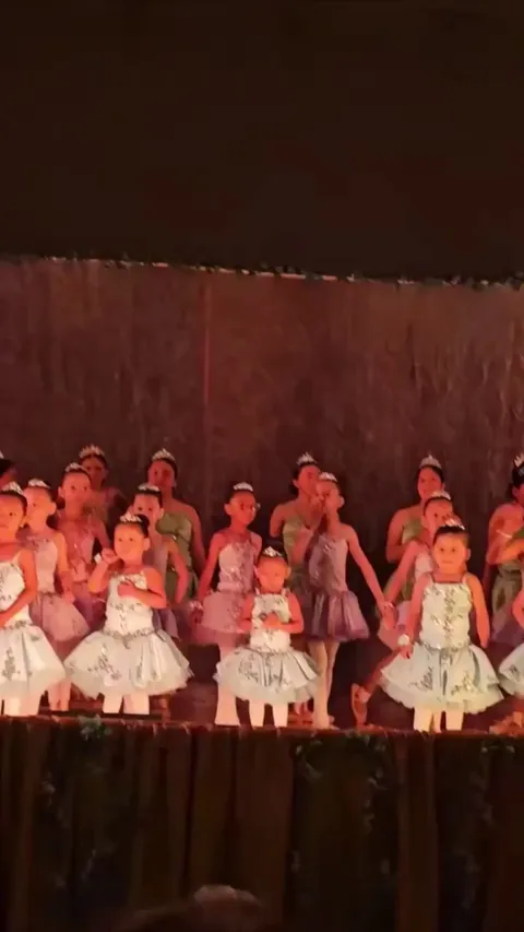 Her reaction when she finally saw her parents in the audience.