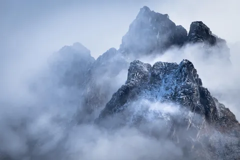 Veiled peaks of the North Cascades [OC][5088x3392]