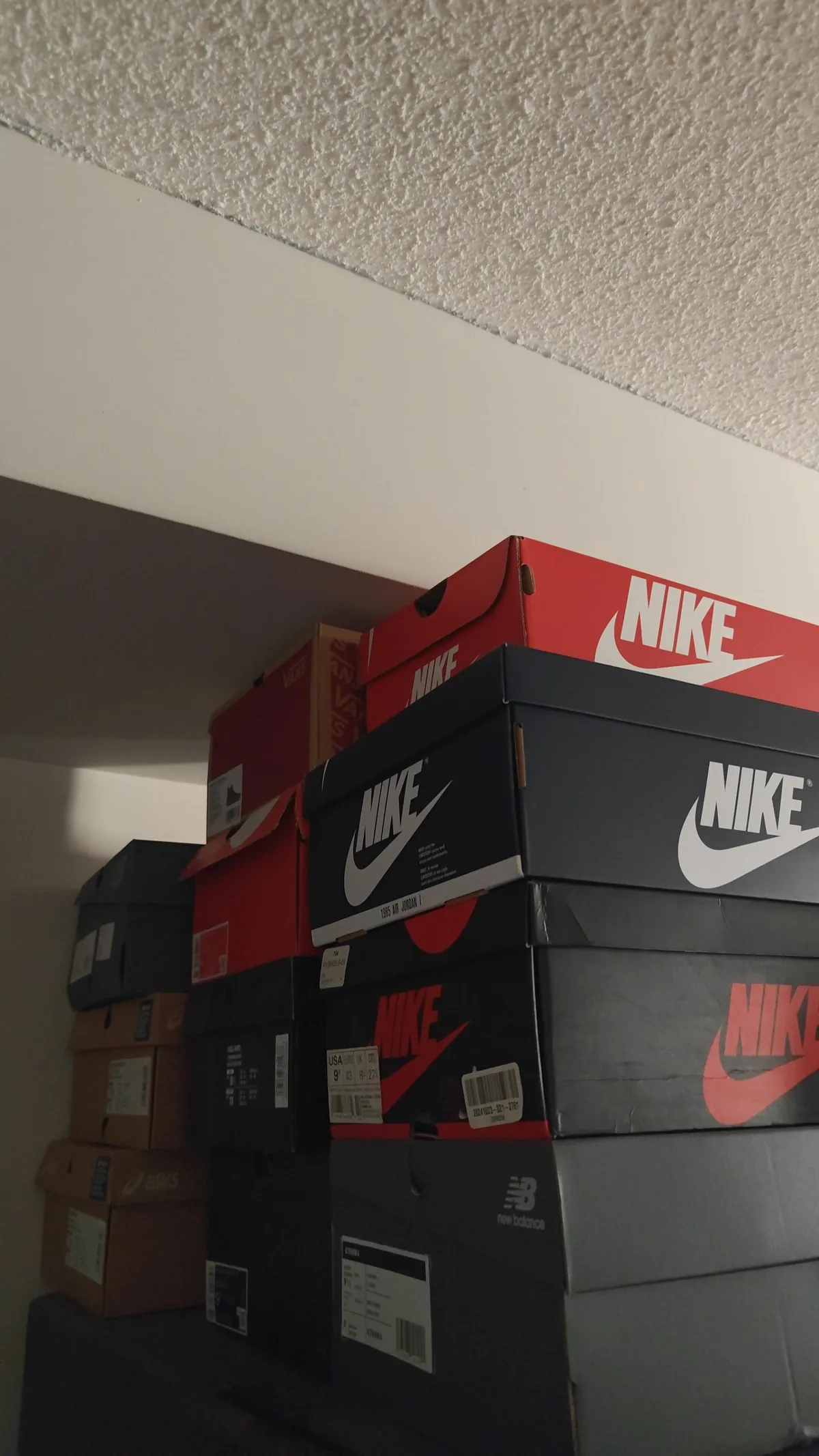 Do you keep shoe boxes ?