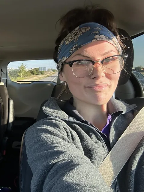 Tell me honestly, does my mom bod give you a boner? 🧐➡️ F25