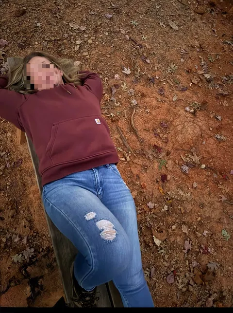 Our current situation, having a little fun on a hike again this afternoon. Starting to get chili tho. Love her body, However she hates it. She loves reading the comments and messages tho