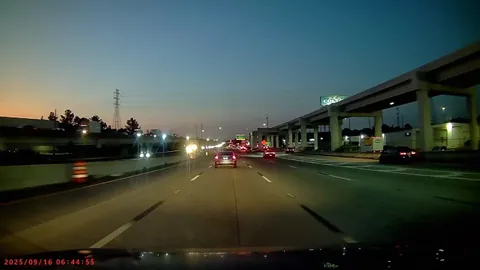 Idiot doesn’t know how merges work and almost causes an accident [OC]