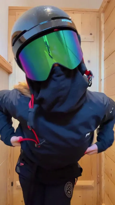 Petite Strawberry Ski Bunny ⛷️🐰💕