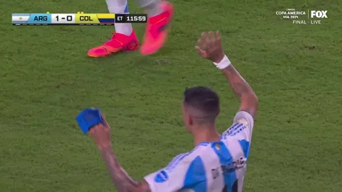 An emotional Ángel Di María comes off the pitch for the last time for Argentina 