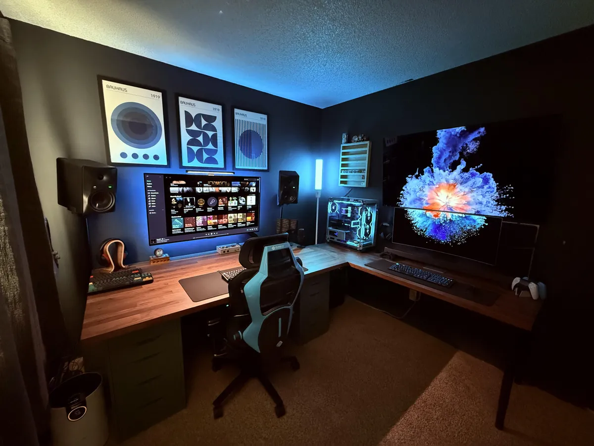 My new chill space. PC, Mac &amp; PS5 playground