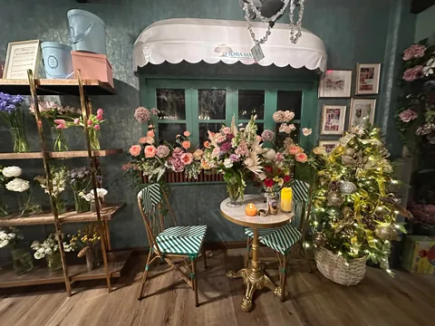 Our local florist is looking cozy