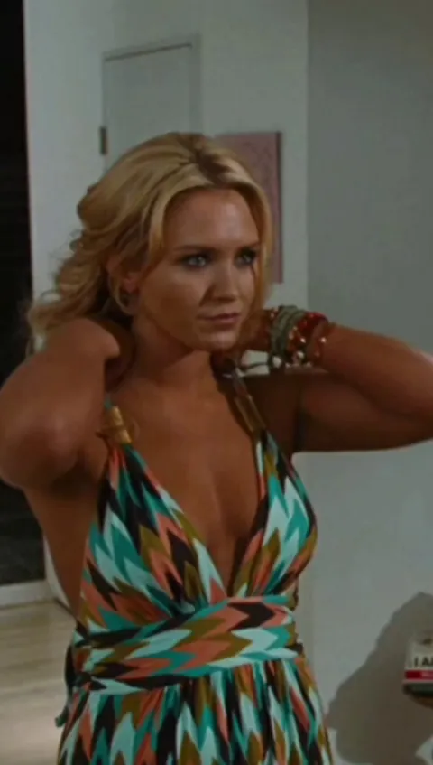 Nicky Whelan - Hall Pass (2011)