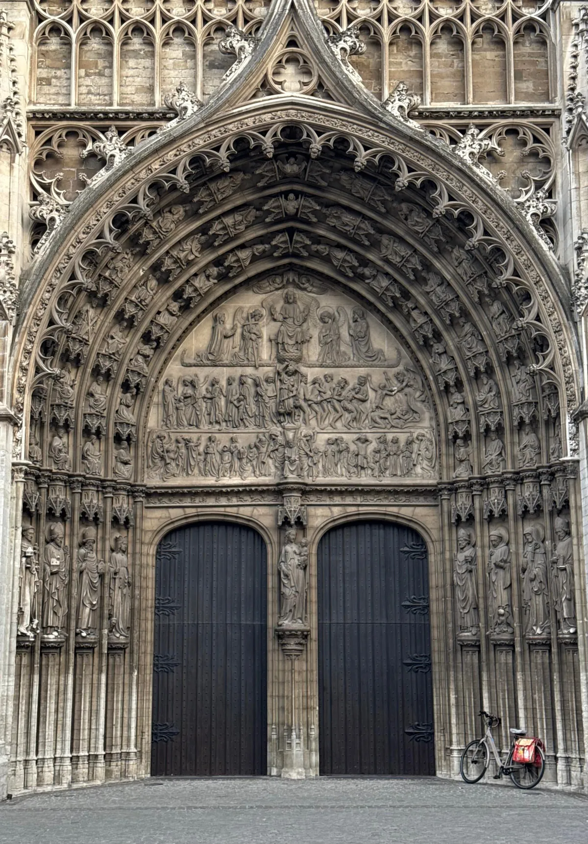 A day in Antwerp, Belgium, autumn 2025.