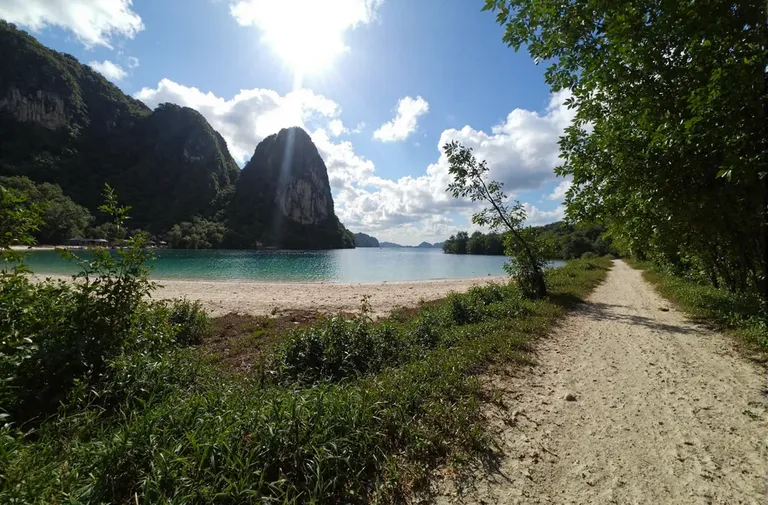 This photo is AI. Can you tell?