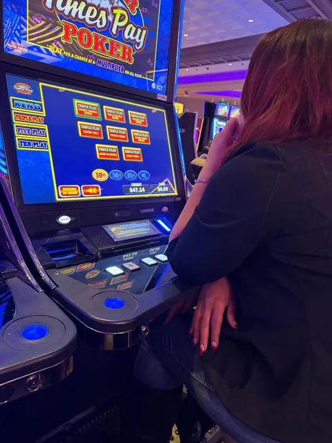 F39M29 4 FM married couple looking for some fun at yaamava casino rn couples only please
