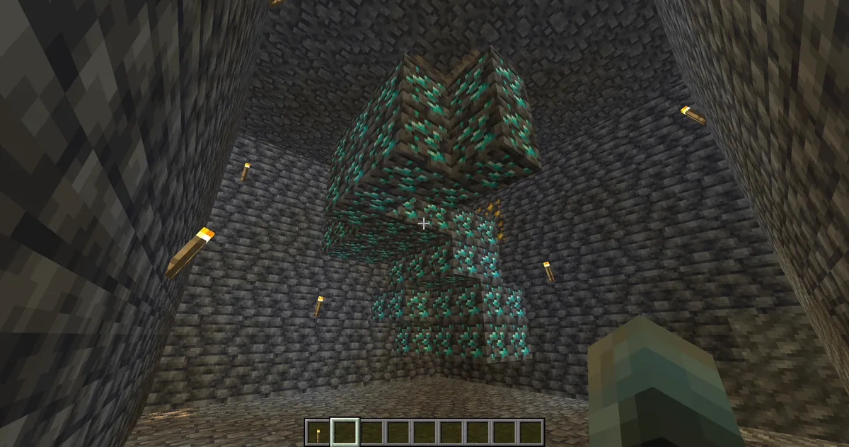 I found a 44 diamond ore vein! 