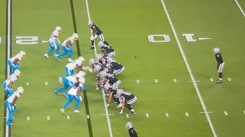 [Highlight] Raiders RB Ashton Jeanty in pass protection