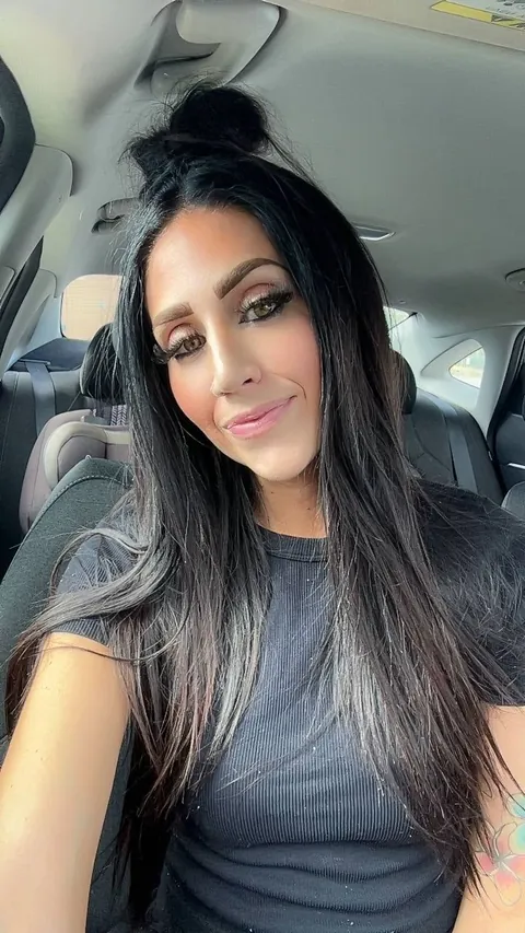 Any married men out there still find an all natural mom attractive?