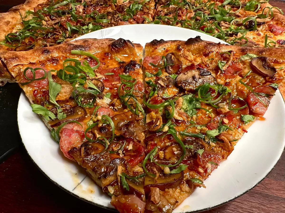 [Homemade] sausage and mushroom pizza