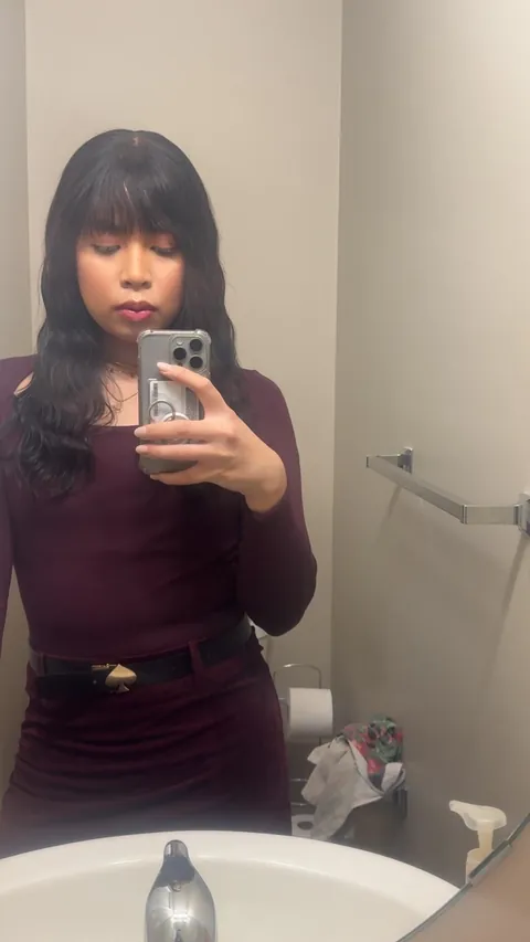 Been 4 months of transitioning (MtF)..This Holiday Season I finally decided to experiment with make up.. How did I do?