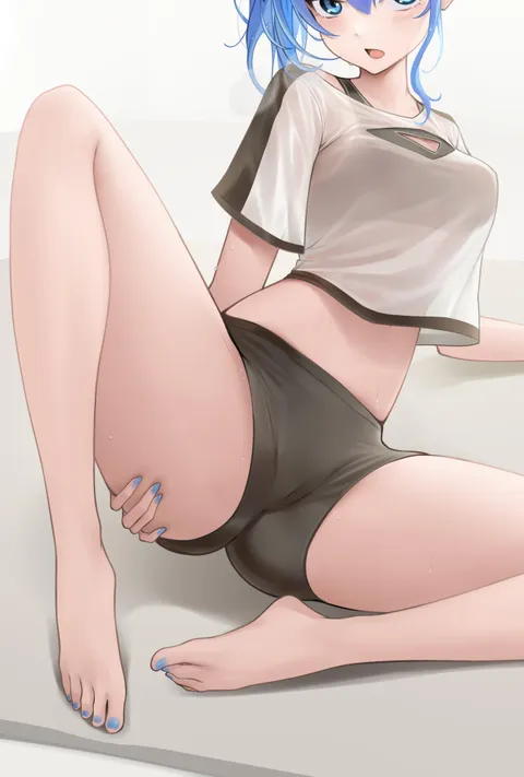 Suisei thighs 