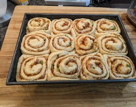 [Homemade] Roasted Garlic Rolls