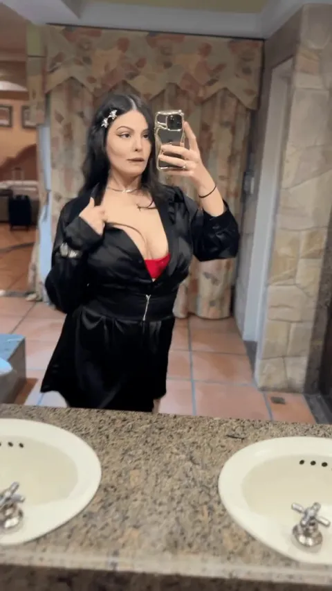 i got some boobs to show you [reveal]