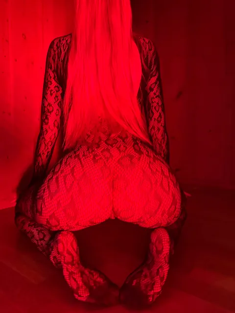 [F]eeling a little wild tonight 🐈🤭