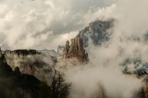 Cinque Torri, Italy (OC) [6240x4160]