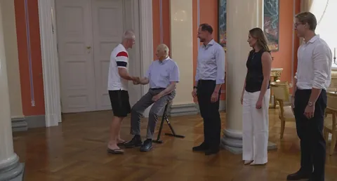 Norwegian right back, Julian Ryerson, showed up at the Royal Palace in Oslo in flip-flops