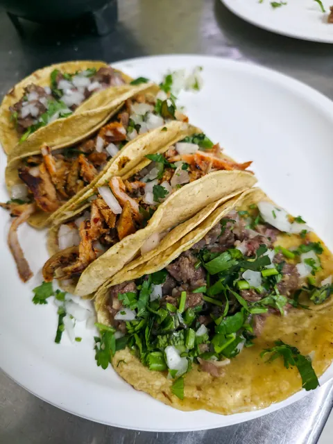 Tacos al pastor and steak tacos from Tacos Don Luis – León, Mexico