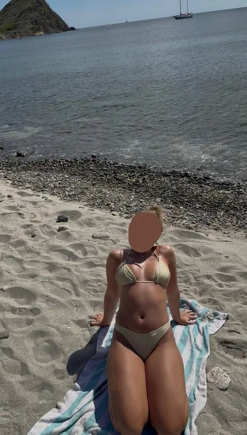 How do you rate my wife? Which pic is your fav?