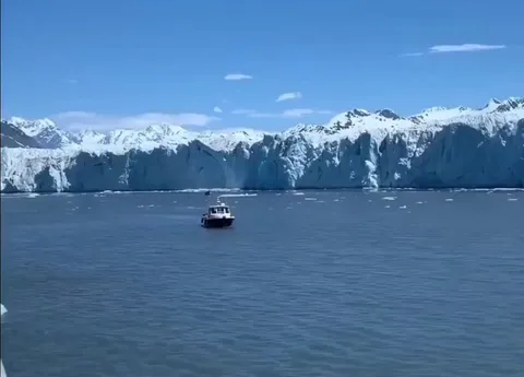 🔥 Ice cleaving and a 200 ft tower rises from the water