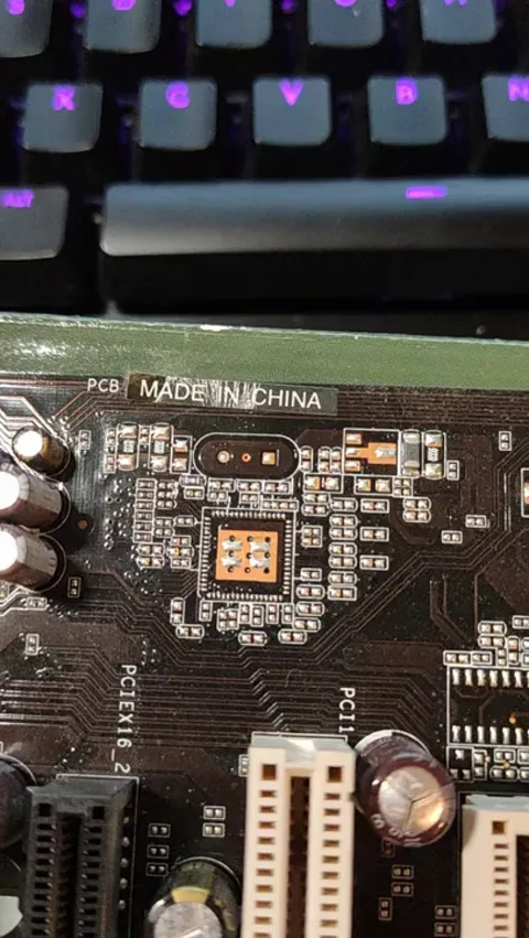Help needed, China invaded my motherboard!