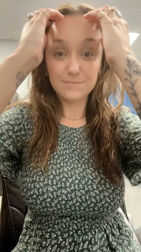 Getting more risky and frisky at my desk for you ;) 