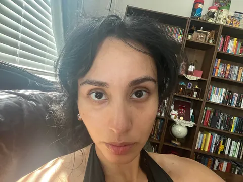 Should I thin my eyebrows?