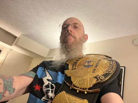 Long time roaster, first time poster. You turds can’t hurt me.