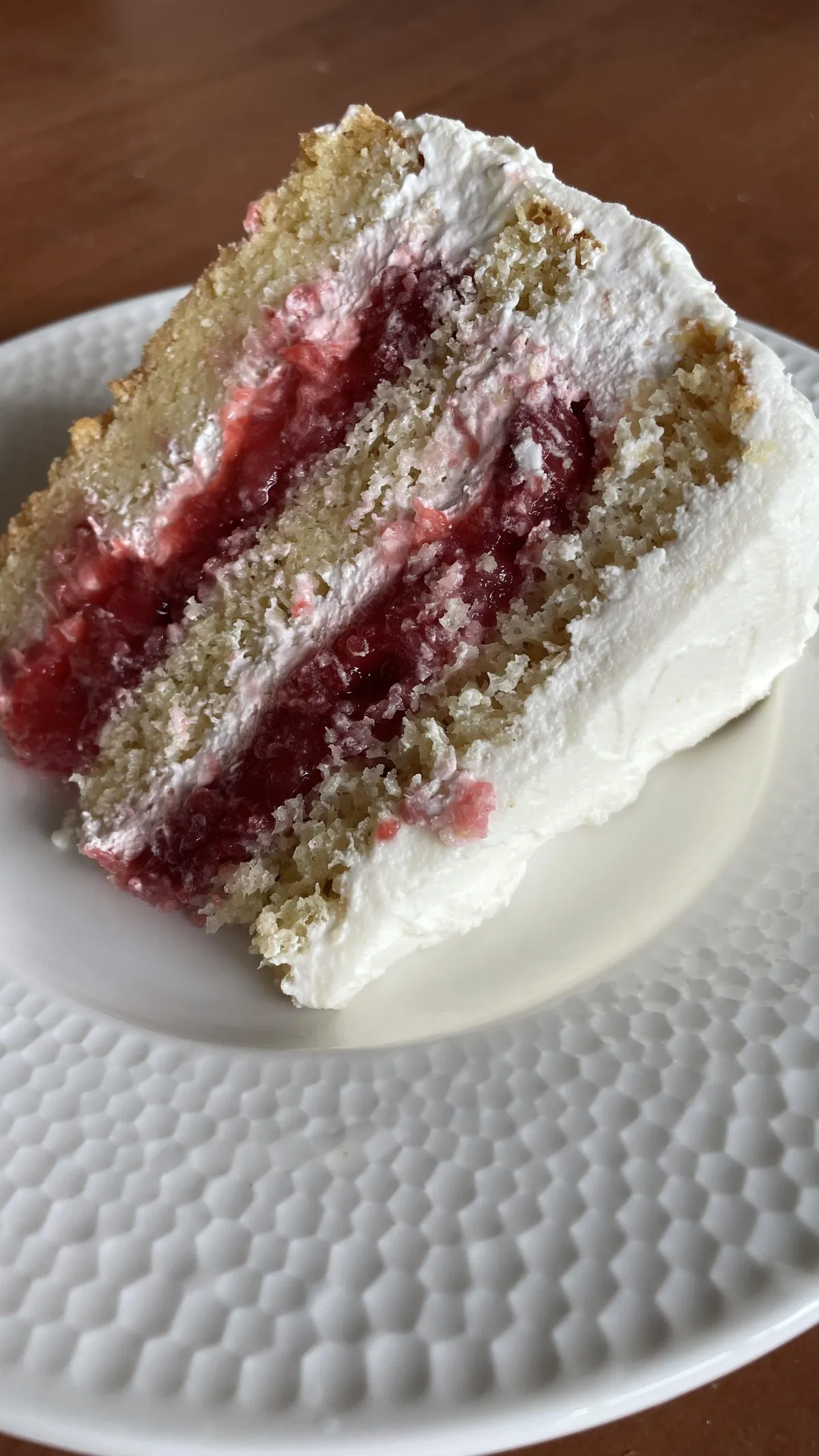 my mom made this delicious [homemade] strawberry with white chocolate Cake