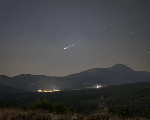 Comet Lemmon (C/2025 A6) with its LONGER THAN 30 FULL MOON TAIL