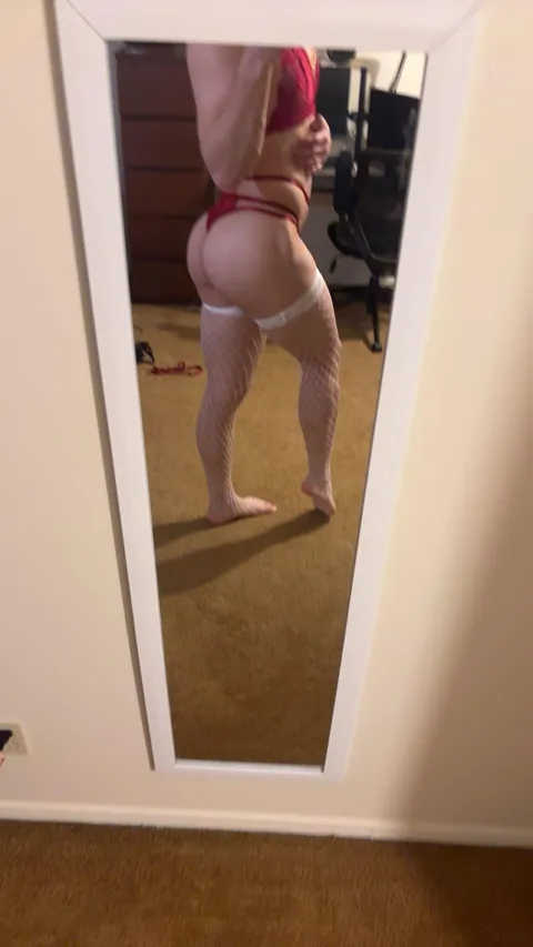 [20] which outfit is your favorite??